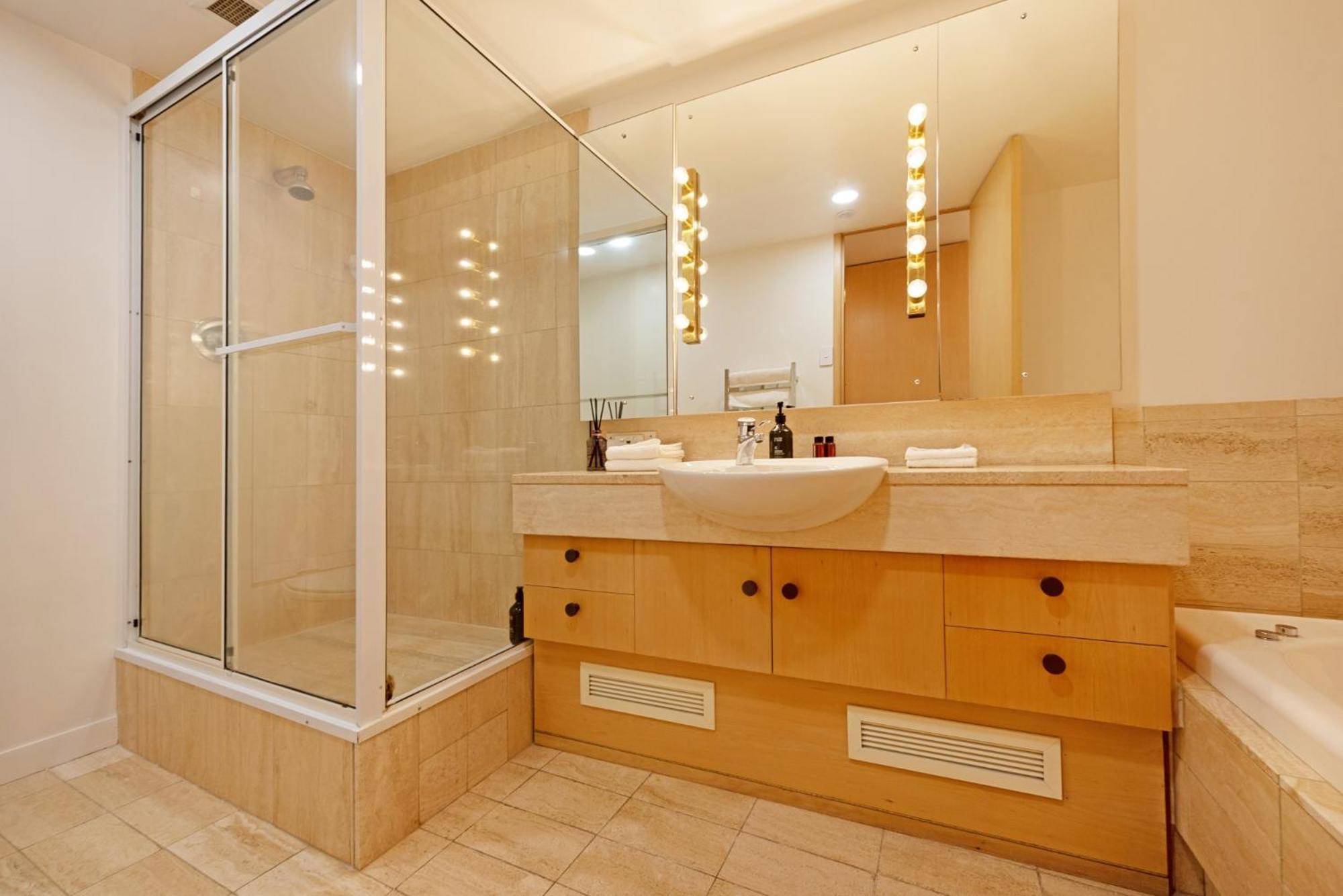 Bay Suites - 328 Oriental Parade เวลลิงตัน ภายนอก รูปภาพ